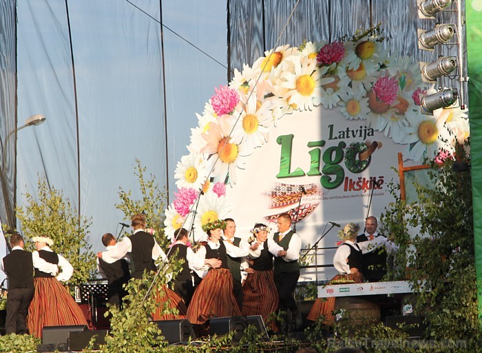 Līgo svētku koncerts «Latvija līgo Ikšķilē 2011» - vairāk bilžu un arī balva no Dikļu pils - Fb.com/Travelnews.lv Līgo svētku koncerts «Latvija līgo Ikšķilē 2011» - vairāk bilžu un arī balva no Dikļu pils - Fb.com/Travelnews.lv 62366