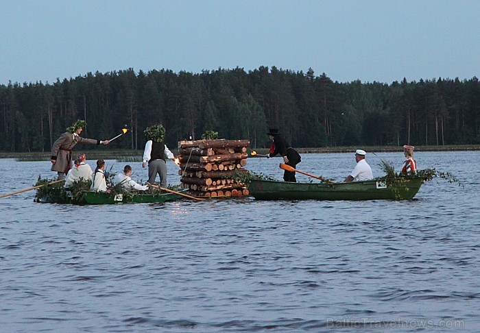 Līgo svētku koncerts «Latvija līgo Ikšķilē 2011» - vairāk bilžu un arī balva no Dikļu pils - Fb.com/Travelnews.lv Līgo svētku koncerts «Latvija līgo Ikšķilē 2011» - vairāk bilžu un arī balva no Dikļu pils - Fb.com/Travelnews.lv 62368