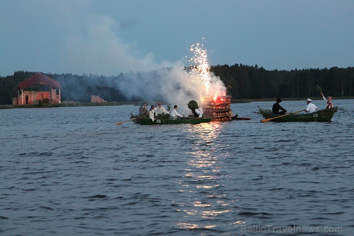 Līgo svētku koncerts «Latvija līgo Ikšķilē 2011» - vairāk bilžu un arī balva no Dikļu pils - Fb.com/Travelnews.lv Līgo svētku koncerts «Latvija līgo Ikšķilē 2011» - vairāk bilžu un arī balva no Dikļu pils - Fb.com/Travelnews.lv 62369
