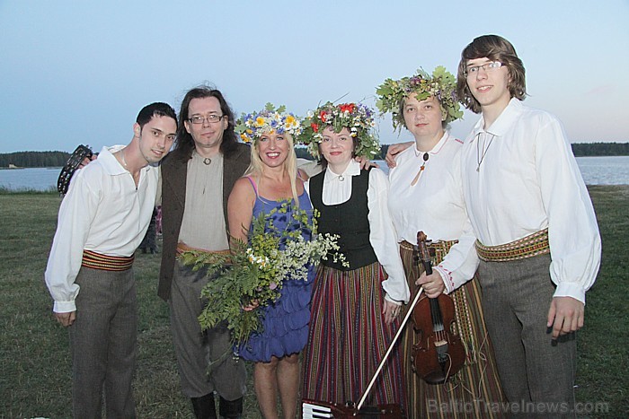 Līgo svētku koncerts «Latvija līgo Ikšķilē 2011» - vairāk bilžu un arī balva no Dikļu pils - Fb.com/Travelnews.lv Līgo svētku koncerts «Latvija līgo Ikšķilē 2011» - vairāk bilžu un arī balva no Dikļu pils - Fb.com/Travelnews.lv 62374