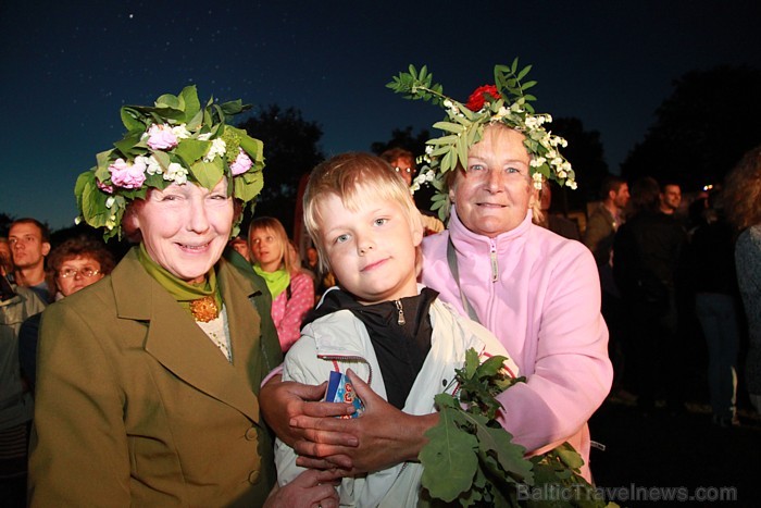 Līgo svētku koncerts «Latvija līgo Ikšķilē 2011» - vairāk bilžu un arī balva no Dikļu pils - Fb.com/Travelnews.lv Līgo svētku koncerts «Latvija līgo Ikšķilē 2011» - vairāk bilžu un arī balva no Dikļu pils - Fb.com/Travelnews.lv 62380