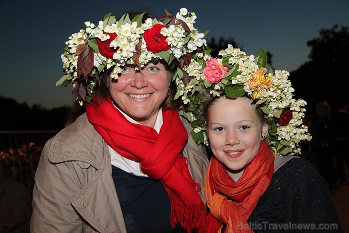 Līgo svētku koncerts «Latvija līgo Ikšķilē 2011» - vairāk bilžu un arī balva no Dikļu pils - Fb.com/Travelnews.lv Līgo svētku koncerts «Latvija līgo Ikšķilē 2011» - vairāk bilžu un arī balva no Dikļu pils - Fb.com/Travelnews.lv 62381