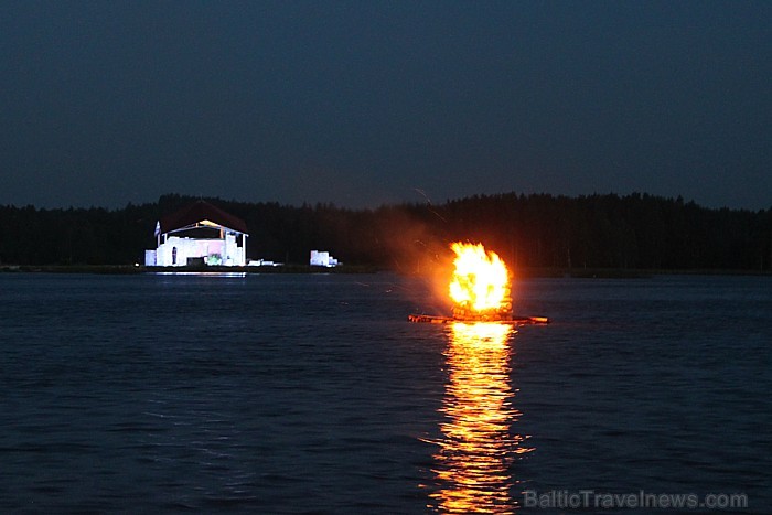 Līgo svētku koncerts «Latvija līgo Ikšķilē 2011» - vairāk bilžu un arī balva no Dikļu pils - Fb.com/Travelnews.lv Līgo svētku koncerts «Latvija līgo Ikšķilē 2011» - vairāk bilžu un arī balva no Dikļu pils - Fb.com/Travelnews.lv 62387