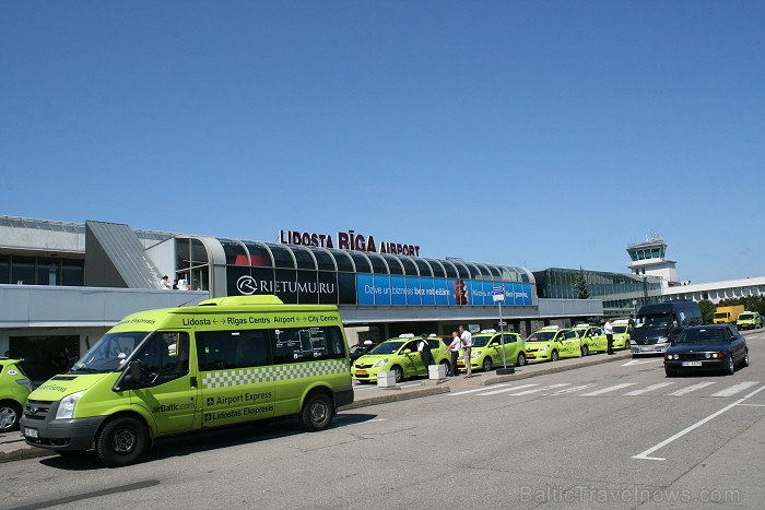 Vairāk informācija par lidsabiedrībām un lidojumiem Starptautiskās lidostas Rīga mājas lapā www.riga-airport.com Vairāk informācija par lidsabiedrībām un lidojumiem Starptautiskās lidostas Rīga mājas lapā www.riga-airport.com 62570