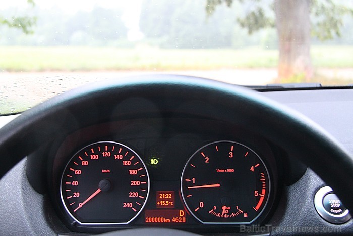 BMW 120 ir noskrējis 200 000 km, taču motora dinamikas ziņā tas nav zaudējis asumu un degvielas taupības režīmā vēl joprojām var braukt zem 5 litriem BMW 120 ir noskrējis 200 000 km, taču motora dinamikas ziņā tas nav zaudējis asumu un degvielas taupības režīmā vēl joprojām var braukt zem 5 litriem 62778
