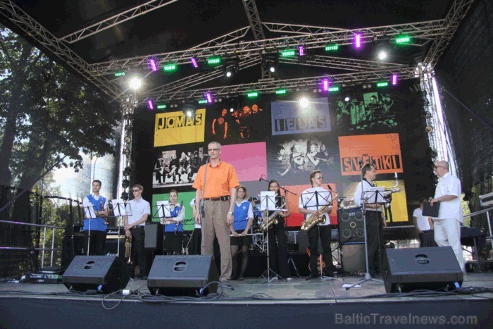Foto: Jūrmalas TIC. 02.07.2011 Jūrmalā notika Jomas ielas svētki, kuri pulcēja tūkstošiem pilsētnieku, pilsētas viesu, baikeru un sportistu. Vairāk in Foto: Jūrmalas TIC. 02.07.2011 Jūrmalā notika Jomas ielas svētki, kuri pulcēja tūkstošiem pilsētnieku, pilsētas viesu, baikeru un sportistu. Vairāk in 62839