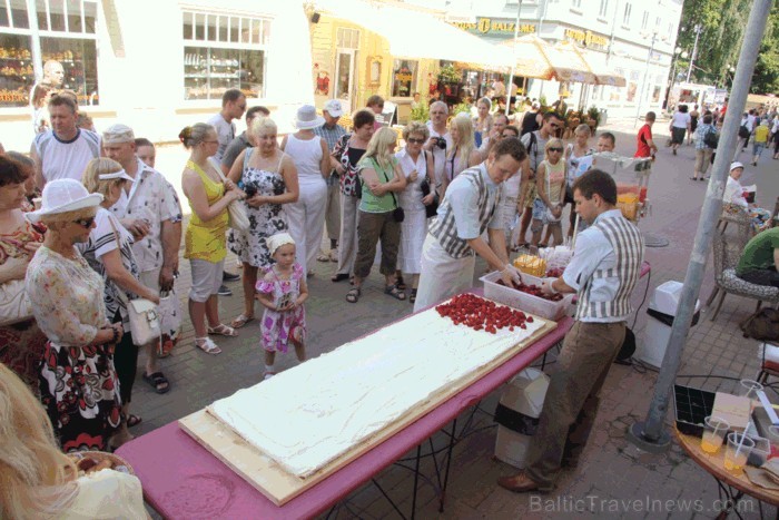 Foto: Jūrmalas TIC. 02.07.2011 Jūrmalā notika Jomas ielas svētki, kuri pulcēja tūkstošiem pilsētnieku, pilsētas viesu, baikeru un sportistu. Vairāk in Foto: Jūrmalas TIC. 02.07.2011 Jūrmalā notika Jomas ielas svētki, kuri pulcēja tūkstošiem pilsētnieku, pilsētas viesu, baikeru un sportistu. Vairāk in 62846