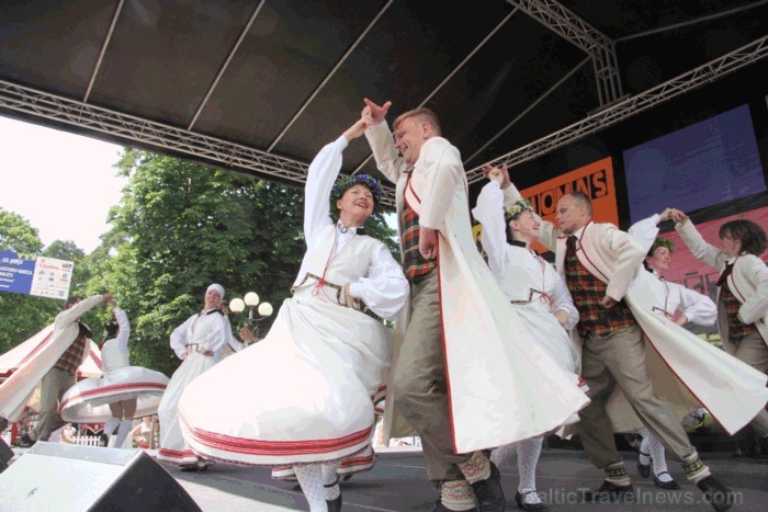 Foto: Jūrmalas TIC. 02.07.2011 Jūrmalā notika Jomas ielas svētki, kuri pulcēja tūkstošiem pilsētnieku, pilsētas viesu, baikeru un sportistu. Vairāk in Foto: Jūrmalas TIC. 02.07.2011 Jūrmalā notika Jomas ielas svētki, kuri pulcēja tūkstošiem pilsētnieku, pilsētas viesu, baikeru un sportistu. Vairāk in 62850