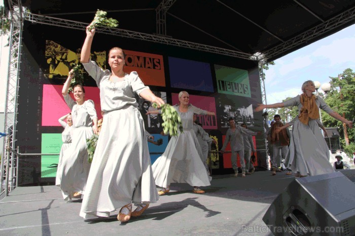 Foto: Jūrmalas TIC. 02.07.2011 Jūrmalā notika Jomas ielas svētki, kuri pulcēja tūkstošiem pilsētnieku, pilsētas viesu, baikeru un sportistu. Vairāk in Foto: Jūrmalas TIC. 02.07.2011 Jūrmalā notika Jomas ielas svētki, kuri pulcēja tūkstošiem pilsētnieku, pilsētas viesu, baikeru un sportistu. Vairāk in 62858