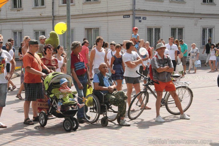 Foto: Jūrmalas TIC. 02.07.2011 Jūrmalā notika Jomas ielas svētki, kuri pulcēja tūkstošiem pilsētnieku, pilsētas viesu, baikeru un sportistu. Vairāk in Foto: Jūrmalas TIC. 02.07.2011 Jūrmalā notika Jomas ielas svētki, kuri pulcēja tūkstošiem pilsētnieku, pilsētas viesu, baikeru un sportistu. Vairāk in 62859