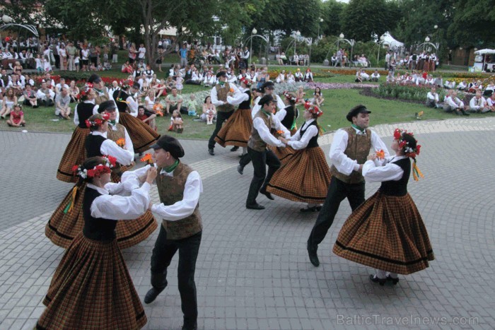 Foto: Jūrmalas TIC. 02.07.2011 Jūrmalā notika Jomas ielas svētki, kuri pulcēja tūkstošiem pilsētnieku, pilsētas viesu, baikeru un sportistu. Vairāk in Foto: Jūrmalas TIC. 02.07.2011 Jūrmalā notika Jomas ielas svētki, kuri pulcēja tūkstošiem pilsētnieku, pilsētas viesu, baikeru un sportistu. Vairāk in 62871