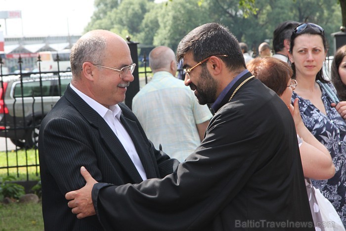 Armēņu apustuliskā baznīca un Latvijas armēņu kopiena iesvēta savu dievnamu kopā patriarhu Katolikosa Karekina II. Armēņu apustuliskā baznīca un Latvijas armēņu kopiena iesvēta savu dievnamu kopā patriarhu Katolikosa Karekina II. 63004