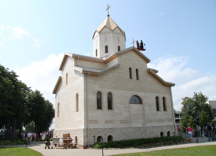 Armēņu apustuliskā baznīca un Latvijas armēņu kopiena iesvēta savu dievnamu kopā patriarhu Katolikosa Karekina II. Armēņu apustuliskā baznīca un Latvijas armēņu kopiena iesvēta savu dievnamu kopā patriarhu Katolikosa Karekina II. 63010