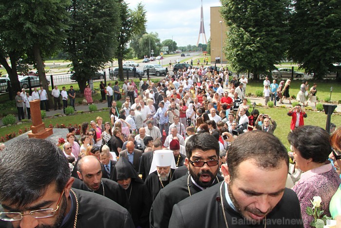 Armēņu apustuliskā baznīca un Latvijas armēņu kopiena iesvēta savu dievnamu kopā patriarhu Katolikosa Karekina II. Armēņu apustuliskā baznīca un Latvijas armēņu kopiena iesvēta savu dievnamu kopā patriarhu Katolikosa Karekina II. 63034