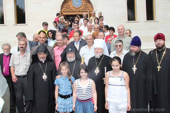 Armēņu apustuliskā baznīca un Latvijas armēņu kopiena iesvēta savu dievnamu kopā patriarhu Katolikosa Karekina II. Armēņu apustuliskā baznīca un Latvijas armēņu kopiena iesvēta savu dievnamu kopā patriarhu Katolikosa Karekina II. 63050