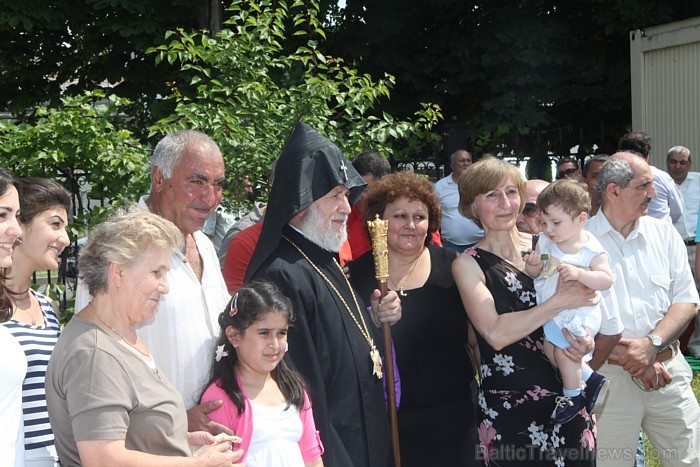 Armēņu apustuliskā baznīca un Latvijas armēņu kopiena iesvēta savu dievnamu kopā patriarhu Katolikosa Karekina II. Armēņu apustuliskā baznīca un Latvijas armēņu kopiena iesvēta savu dievnamu kopā patriarhu Katolikosa Karekina II. 63064