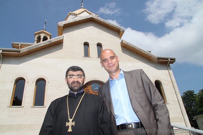 Armēņu apustuliskā baznīca un Latvijas armēņu kopiena iesvēta savu dievnamu kopā patriarhu Katolikosa Karekina II. Armēņu apustuliskā baznīca un Latvijas armēņu kopiena iesvēta savu dievnamu kopā patriarhu Katolikosa Karekina II. 63081