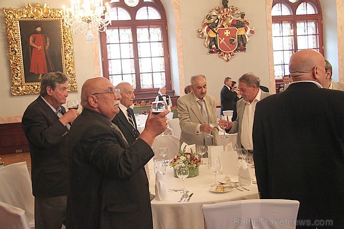 Melngalvju nams. Armēņu apustuliskā baznīca un Latvijas armēņu kopiena iesvēta savu dievnamu kopā patriarhu Katolikosa Karekina II. Melngalvju nams. Armēņu apustuliskā baznīca un Latvijas armēņu kopiena iesvēta savu dievnamu kopā patriarhu Katolikosa Karekina II. 63129