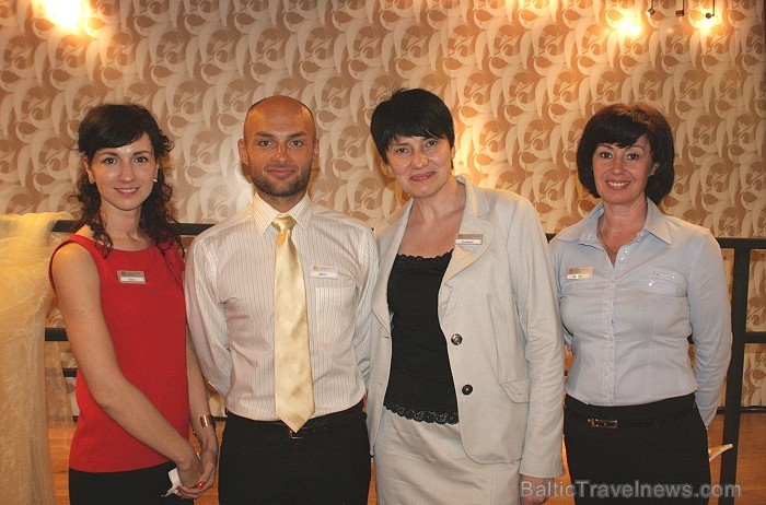 Diāna Tokarenko (Karavella Hotel klientu servisa menedžere), Māris Čerpinskis (Karavella Hotel direktors), Svetlana Jusupova (Karavella Hotel mārketin Diāna Tokarenko (Karavella Hotel klientu servisa menedžere), Māris Čerpinskis (Karavella Hotel direktors), Svetlana Jusupova (Karavella Hotel mārketin 64153