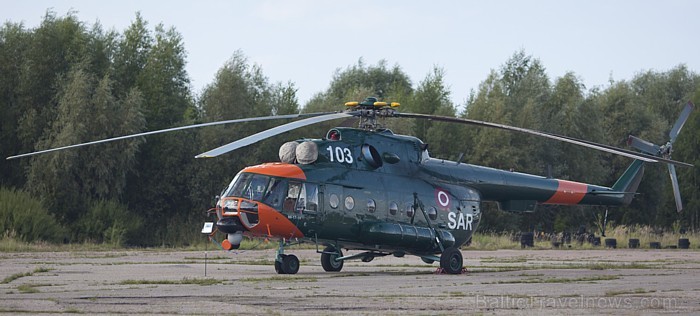 Aviācijas svētkos būs iespēja redzēt bruņoto spēku helihopterus Mi – 2 un Mi- 17. Foto: www.fotoprojekts.lv Aviācijas svētkos būs iespēja redzēt bruņoto spēku helihopterus Mi – 2 un Mi- 17. Foto: www.fotoprojekts.lv 65801
