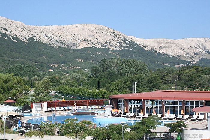 Ja nu gluži negribas atpūsties pludmalē, tad var droši doties izklaidēties uz viesnīcas iekšējiem baseiniem Ja nu gluži negribas atpūsties pludmalē, tad var droši doties izklaidēties uz viesnīcas iekšējiem baseiniem 66076
