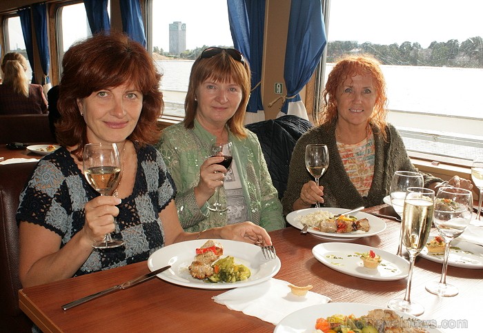 Tūroperators Novatours atklāj ziemas tūrisma sezonu un prezentē jaunus ceļojumu galamērķus (02.09.2011) www.novatours.lv Tūroperators Novatours atklāj ziemas tūrisma sezonu un prezentē jaunus ceļojumu galamērķus (02.09.2011) www.novatours.lv 66513