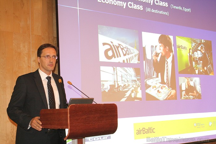 Gregorijs Pomerantsevs (airBaltic vecākais viceprezidents pārdošanas un mārketinga jautājumos) stāsta par lidsabiedrības attīstību un piedāvājumu ceļo Gregorijs Pomerantsevs (airBaltic vecākais viceprezidents pārdošanas un mārketinga jautājumos) stāsta par lidsabiedrības attīstību un piedāvājumu ceļo 66622