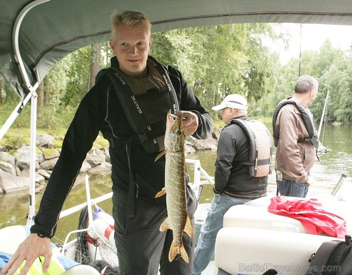 Par to, ka ezerā var noķert lielas un garšīgas zivis ir pārliecināts «Villa Hepolahti» īpašnieks Heikki Rönni.Rezervē lidojumu Rīga-Tampere-Rīga: www Par to, ka ezerā var noķert lielas un garšīgas zivis ir pārliecināts «Villa Hepolahti» īpašnieks Heikki Rönni.Rezervē lidojumu Rīga-Tampere-Rīga: www 66974