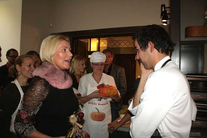 Mārtiņš Sirmais, Ēriks Dreibants un Rūta Rietuma 15.09.2011 atklāj jauno 3 pavāru restorānu «Tam labam būs augt» Jēkaba kazarmās 2B, Torņa ielā 4 Mārtiņš Sirmais, Ēriks Dreibants un Rūta Rietuma 15.09.2011 atklāj jauno 3 pavāru restorānu «Tam labam būs augt» Jēkaba kazarmās 2B, Torņa ielā 4 67038