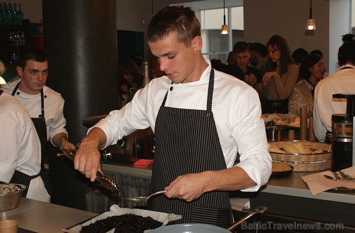 Mārtiņš Sirmais, Ēriks Dreibants un Rūta Rietuma 15.09.2011 atklāj jauno 3 pavāru restorānu «Tam labam būs augt» Jēkaba kazarmās 2B, Torņa ielā 4 Mārtiņš Sirmais, Ēriks Dreibants un Rūta Rietuma 15.09.2011 atklāj jauno 3 pavāru restorānu «Tam labam būs augt» Jēkaba kazarmās 2B, Torņa ielā 4 67040
