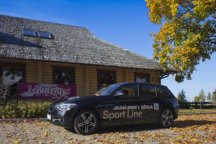 Travelnews.lv testē jauno BMW 120d Sport Line, apciemojot viesu namu Meidrops (www.meidrops.lv) Ikšķilē. Foto: Ingus Evertovskis Travelnews.lv testē jauno BMW 120d Sport Line, apciemojot viesu namu Meidrops (www.meidrops.lv) Ikšķilē. Foto: Ingus Evertovskis 67504