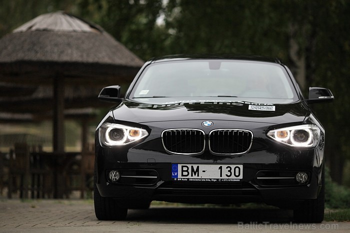 Travelnews.lv testē jauno BMW 120d Sport Line, apciemojot viesu namu Medzābaki (www.medzabaki.lv), kas atrodas no Rīgas īsi pirms Saulkrastiem. Foto: Travelnews.lv testē jauno BMW 120d Sport Line, apciemojot viesu namu Medzābaki (www.medzabaki.lv), kas atrodas no Rīgas īsi pirms Saulkrastiem. Foto: 67544