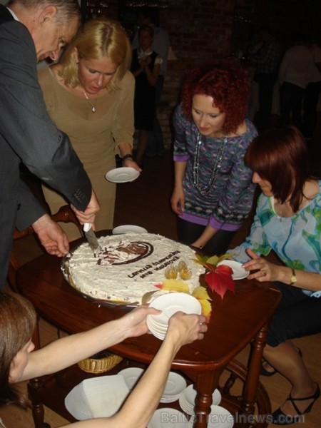 Igo Japiņa Sporta Aģentūras garšīgā torte! Foto: Novatours, A. Ieviņš, Z.Zālmanis, S.Mainule-Meidropa. www.novatours.lv Igo Japiņa Sporta Aģentūras garšīgā torte! Foto: Novatours, A. Ieviņš, Z.Zālmanis, S.Mainule-Meidropa. www.novatours.lv 67592