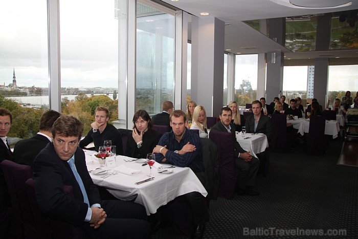 Islande Hotel 13.10.2011 prezentē jauno DINAMO ēdienkarti kopā ar hokeja komandu - www.islandehotel.lv Islande Hotel 13.10.2011 prezentē jauno DINAMO ēdienkarti kopā ar hokeja komandu - www.islandehotel.lv 67886