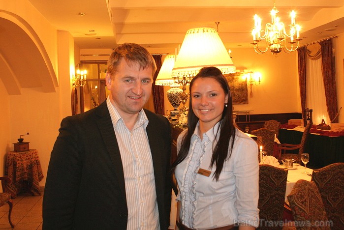 Aivars Mackevičs (BalticTravelnews.com direktors) un Lāsma Krastiņa (restorāna Gutenbergs vadītāja) Aivars Mackevičs (BalticTravelnews.com direktors) un Lāsma Krastiņa (restorāna Gutenbergs vadītāja) 67982