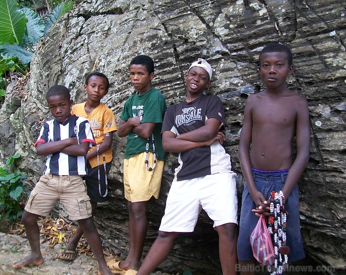 Balvas «Gada cilvēks tūrismā 2010» ieguvēja Gaida Matisone (avīzes Telegraf žurnāliste) apceļo noslēpumaino Madagaskaru Foto: Gaida Matisone Balvas «Gada cilvēks tūrismā 2010» ieguvēja Gaida Matisone (avīzes Telegraf žurnāliste) apceļo noslēpumaino Madagaskaru Foto: Gaida Matisone 68204