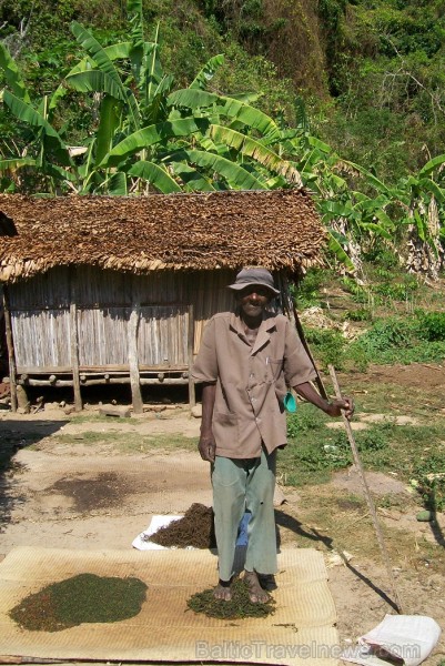 Balvas «Gada cilvēks tūrismā 2010» ieguvēja Gaida Matisone (avīzes Telegraf žurnāliste) apceļo noslēpumaino Madagaskaru Foto: Gaida Matisone Balvas «Gada cilvēks tūrismā 2010» ieguvēja Gaida Matisone (avīzes Telegraf žurnāliste) apceļo noslēpumaino Madagaskaru Foto: Gaida Matisone 68210