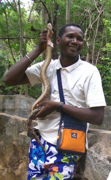 Balvas «Gada cilvēks tūrismā 2010» ieguvēja Gaida Matisone (avīzes Telegraf žurnāliste) apceļo noslēpumaino Madagaskaru Foto: Gaida Matisone Balvas «Gada cilvēks tūrismā 2010» ieguvēja Gaida Matisone (avīzes Telegraf žurnāliste) apceļo noslēpumaino Madagaskaru Foto: Gaida Matisone 68215