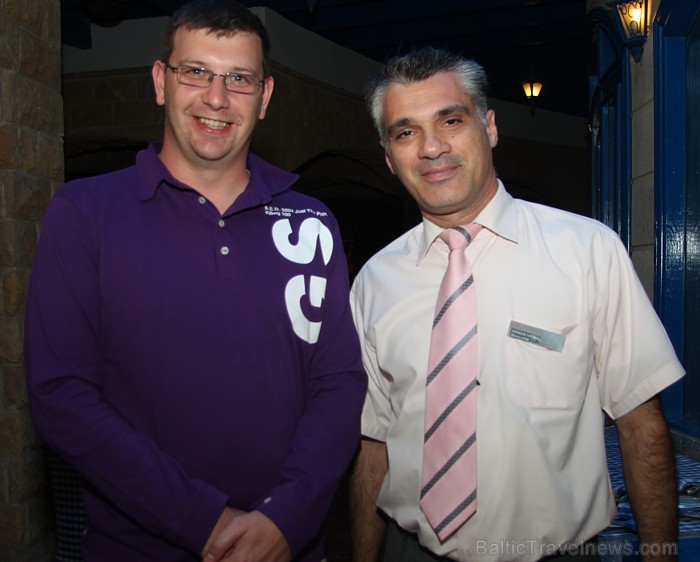5 zvaigžņu viesnīcas InterContinental Abu Soma Resort vadītājs Emmanuel Niotakis (no labās) un Tez tour vadības pārstāvis Jurijs Batkilins 5 zvaigžņu viesnīcas InterContinental Abu Soma Resort vadītājs Emmanuel Niotakis (no labās) un Tez tour vadības pārstāvis Jurijs Batkilins 68583