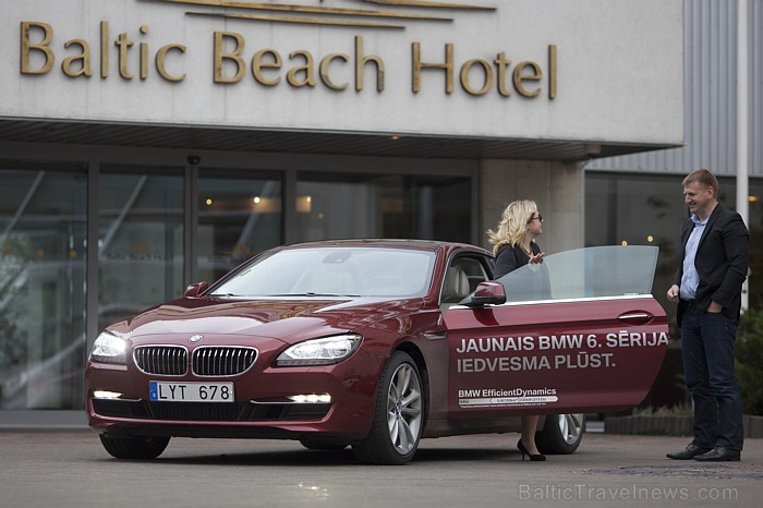 Testa braucienā tiek apciemota 5 zvaigžņu viesnīca Jūrmalā - Baltic Beach Hotel (www.BalticBeach.lv), kura vēlētos šo auto redzēt viesnīcā «Jaunā viļņ Testa braucienā tiek apciemota 5 zvaigžņu viesnīca Jūrmalā - Baltic Beach Hotel (www.BalticBeach.lv), kura vēlētos šo auto redzēt viesnīcā «Jaunā viļņ 68714
