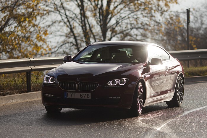 Jaunais BMW 640d Coupe ierastos lielceļa līkumus ķeksēja ārā daudz pārliecinošāk nekā BMW 1.sērijas modelis un tas apliecināja sajūtu, kāpēc būtu jāma Jaunais BMW 640d Coupe ierastos lielceļa līkumus ķeksēja ārā daudz pārliecinošāk nekā BMW 1.sērijas modelis un tas apliecināja sajūtu, kāpēc būtu jāma 68721