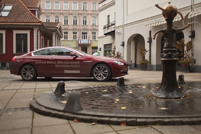 Testa braucienā jaunais BMW 640d Coupe nonāk arī 5 zvaigžņu viesnīcas Hotel Bergs (www.hotelbergs.lv) pagalmā . Foto: Ingus Evertovskis Testa braucienā jaunais BMW 640d Coupe nonāk arī 5 zvaigžņu viesnīcas Hotel Bergs (www.hotelbergs.lv) pagalmā . Foto: Ingus Evertovskis 68733