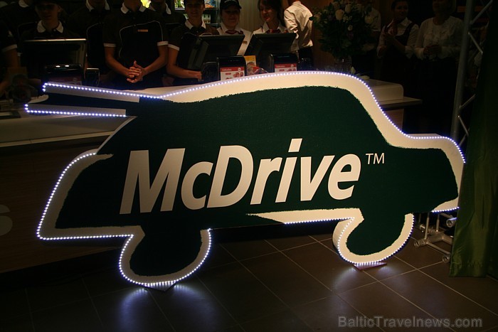 McDonald’s Imantā 3.11.2011 atklāja Latvijā lielāko «McDrive» restorānu. Vairāk informācijas - www.mcdonalds.lv McDonald’s Imantā 3.11.2011 atklāja Latvijā lielāko «McDrive» restorānu. Vairāk informācijas - www.mcdonalds.lv 68744