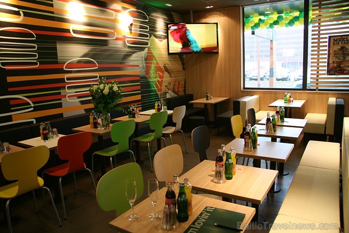 McDonald’s Imantā 3.11.2011 atklāja Latvijā lielāko «McDrive» restorānu. Vairāk informācijas - www.mcdonalds.lv McDonald’s Imantā 3.11.2011 atklāja Latvijā lielāko «McDrive» restorānu. Vairāk informācijas - www.mcdonalds.lv 68747