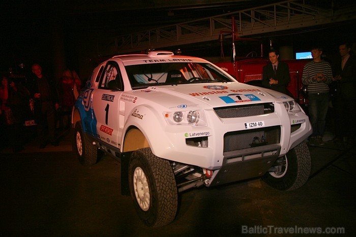Pasaulē pirmais elektriskās piedziņas rallijreidu automobilis OSCar eO ir gatavs startam un to apliecina prezentācija 15.11.2011 Rīgas Motormuzejā - w Pasaulē pirmais elektriskās piedziņas rallijreidu automobilis OSCar eO ir gatavs startam un to apliecina prezentācija 15.11.2011 Rīgas Motormuzejā - w 69203