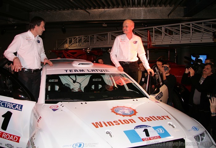 Pasaulē pirmais elektriskās piedziņas rallijreidu automobilis OSCar eO ir gatavs startam un to apliecina prezentācija 15.11.2011 Rīgas Motormuzejā - w Pasaulē pirmais elektriskās piedziņas rallijreidu automobilis OSCar eO ir gatavs startam un to apliecina prezentācija 15.11.2011 Rīgas Motormuzejā - w 69211