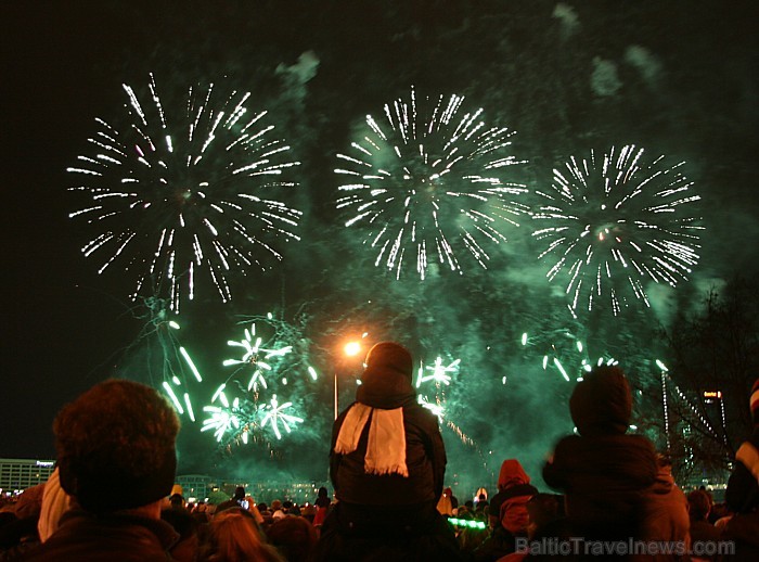 18. novembra salūts Rīgā par godu Latvijas Republikas proklamēšanas dienas 93 gadadienai - Fb.com/Travelnews.lv 18. novembra salūts Rīgā par godu Latvijas Republikas proklamēšanas dienas 93 gadadienai - Fb.com/Travelnews.lv 69312