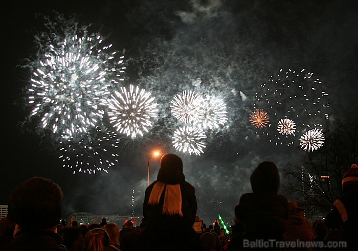 18. novembra salūts Rīgā par godu Latvijas Republikas proklamēšanas dienas 93 gadadienai - Fb.com/Travelnews.lv 18. novembra salūts Rīgā par godu Latvijas Republikas proklamēšanas dienas 93 gadadienai - Fb.com/Travelnews.lv 69314