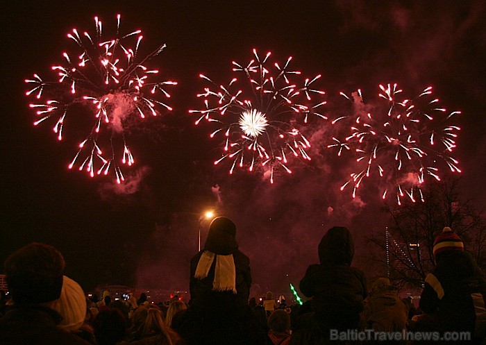 18. novembra salūts Rīgā par godu Latvijas Republikas proklamēšanas dienas 93 gadadienai - Fb.com/Travelnews.lv 18. novembra salūts Rīgā par godu Latvijas Republikas proklamēšanas dienas 93 gadadienai - Fb.com/Travelnews.lv 69315