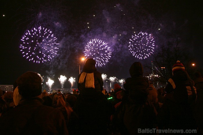 18. novembra salūts Rīgā par godu Latvijas Republikas proklamēšanas dienas 93 gadadienai - Fb.com/Travelnews.lv 18. novembra salūts Rīgā par godu Latvijas Republikas proklamēšanas dienas 93 gadadienai - Fb.com/Travelnews.lv 69318